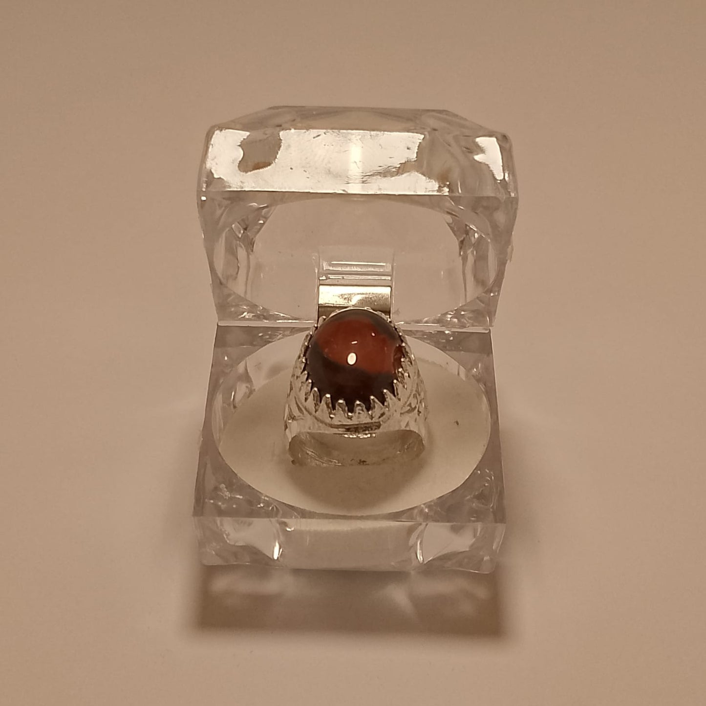 23 Carats Yamni Aqiq Ring, Cabashon Cut, Size 18