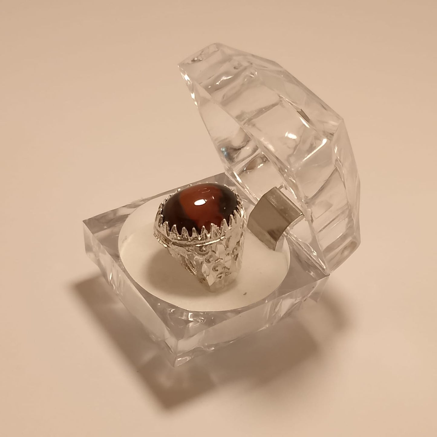 23 Carats Yamni Aqiq Ring, Cabashon Cut, Size 18