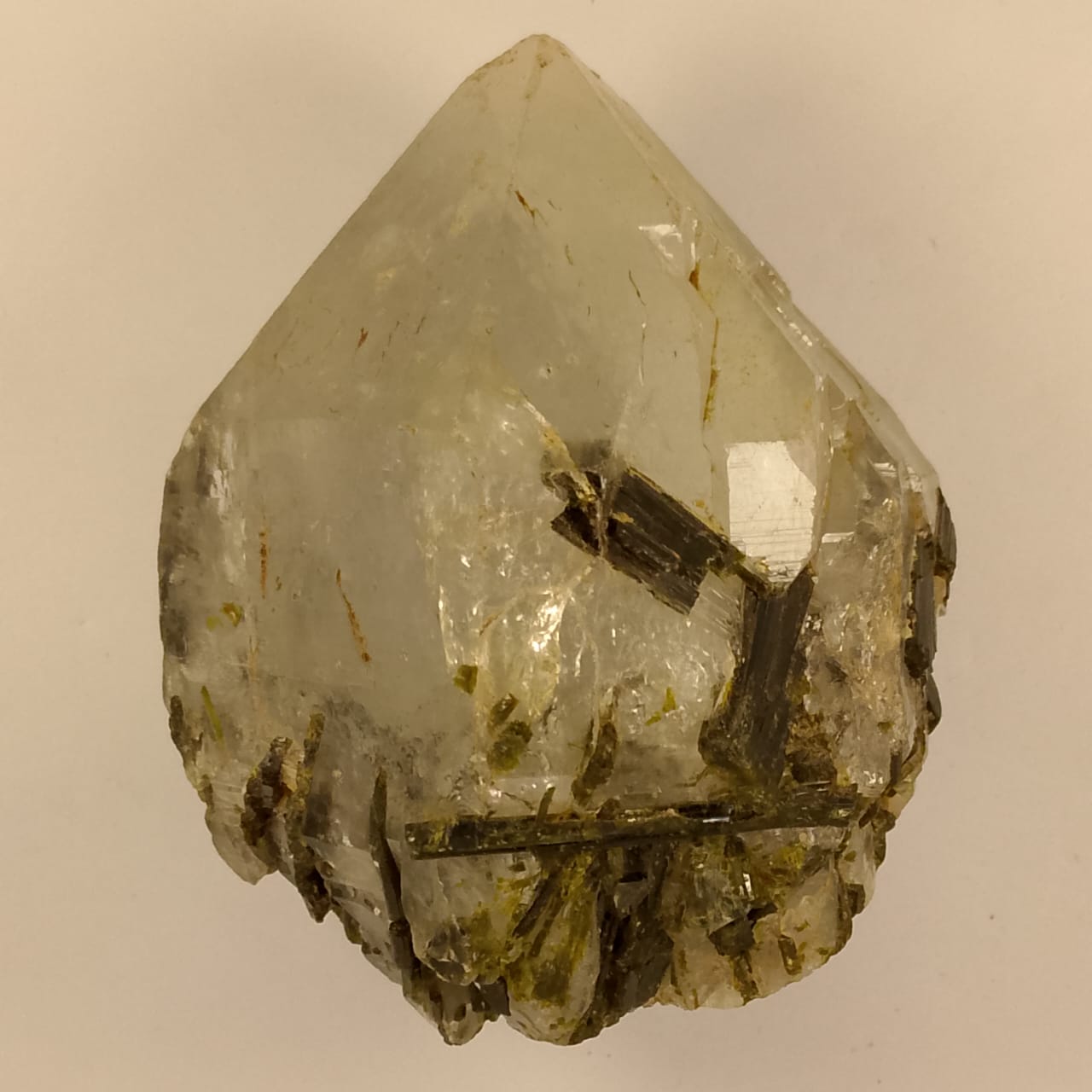 Milky quartz and tourmaline Specimen | 2480 Carat | Rs 60 per ct.