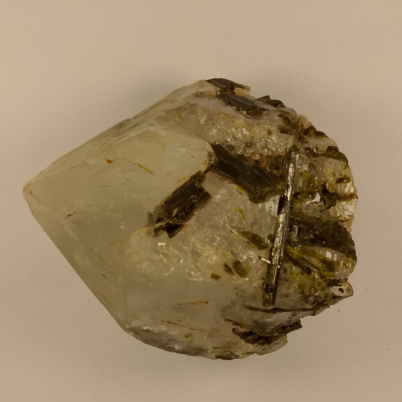 Milky quartz and tourmaline Specimen | 2480 Carat | Rs 60 per ct.