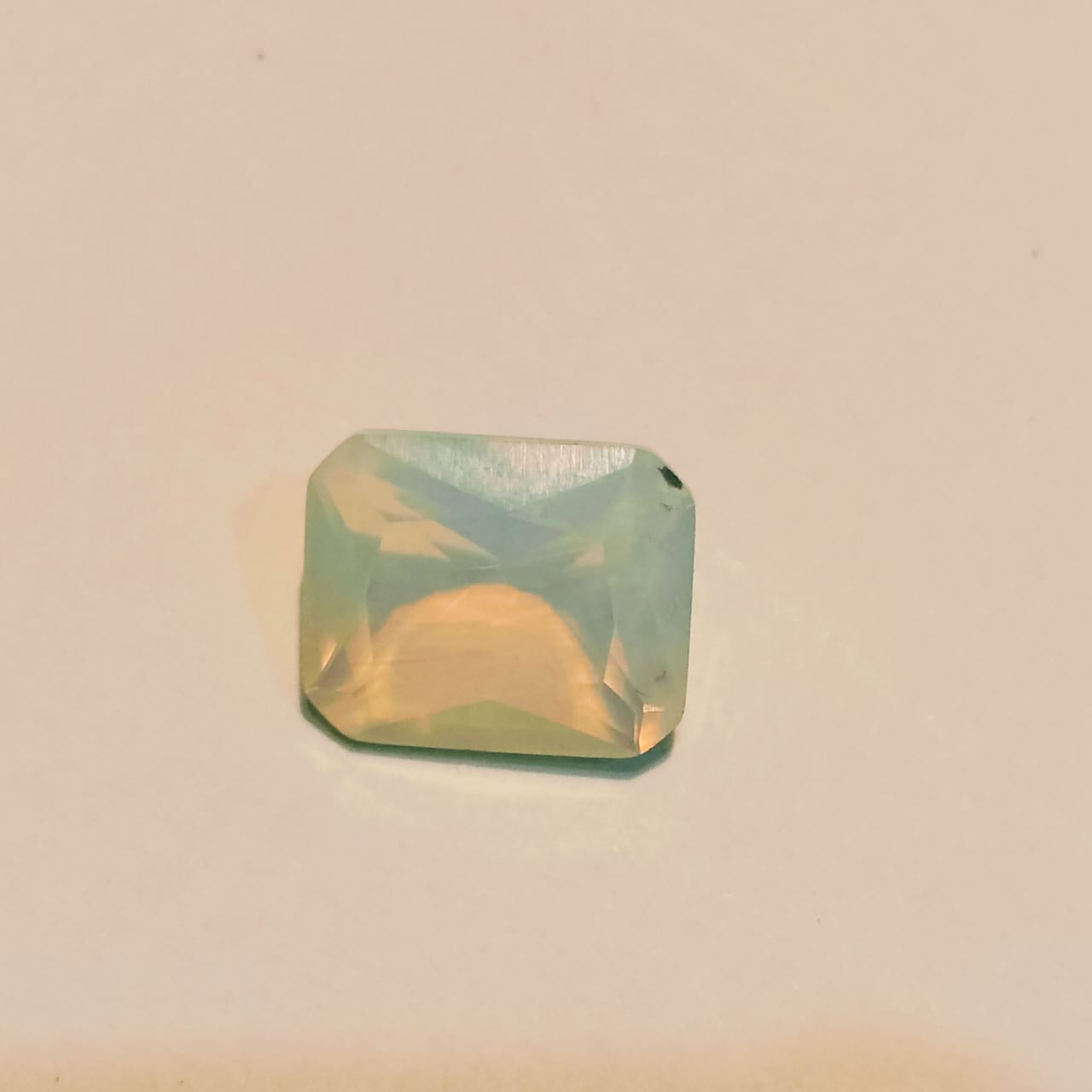 Sea Pearl | Emerald cutting | multiple colors reflections