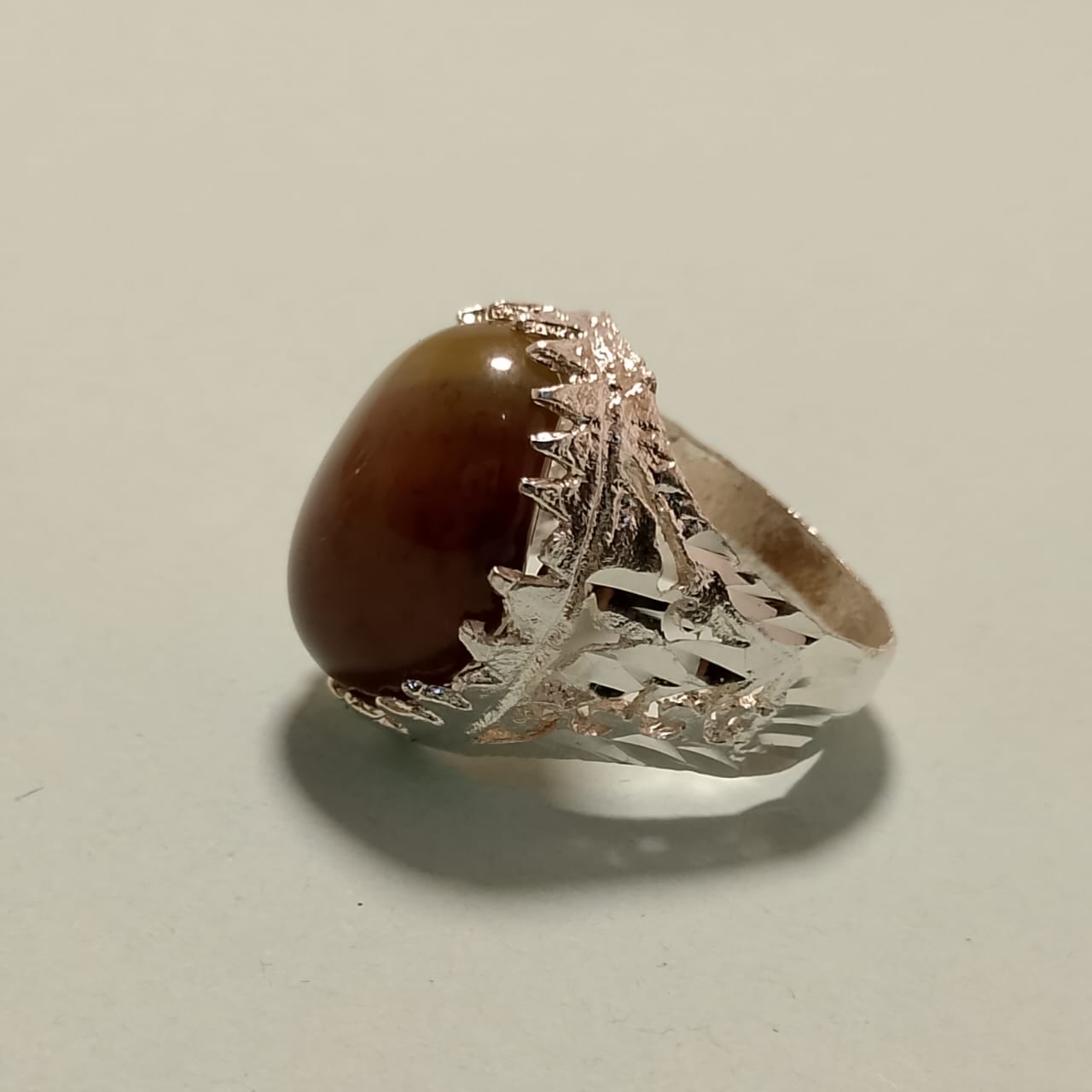 23 Carats Yamni Aqiq Ring, Cabashon Cut, Size 18