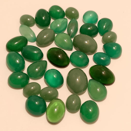 Panna (zamrud) | Cabachon | Vitreous green color