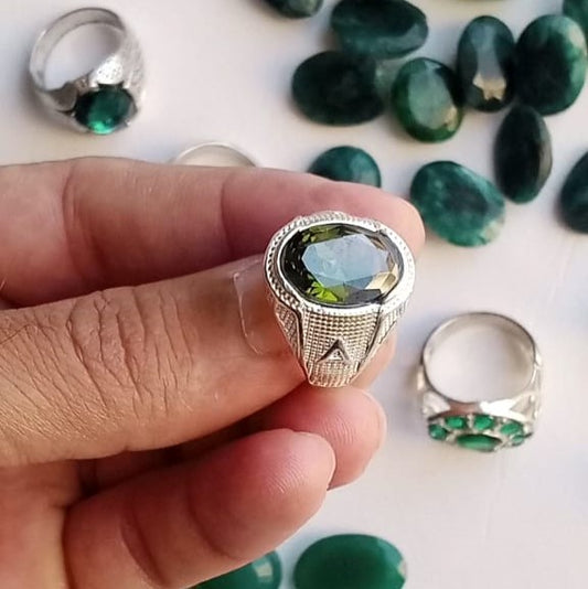 9 Carat Emerald Ring | Step Cut Zamrud Panna | Italian Style Ring