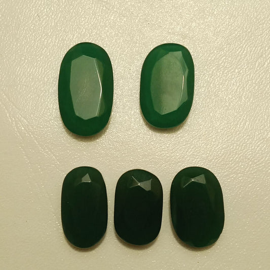 Panna (zamrud) | Step Cutting | Vitreous Dark Green color