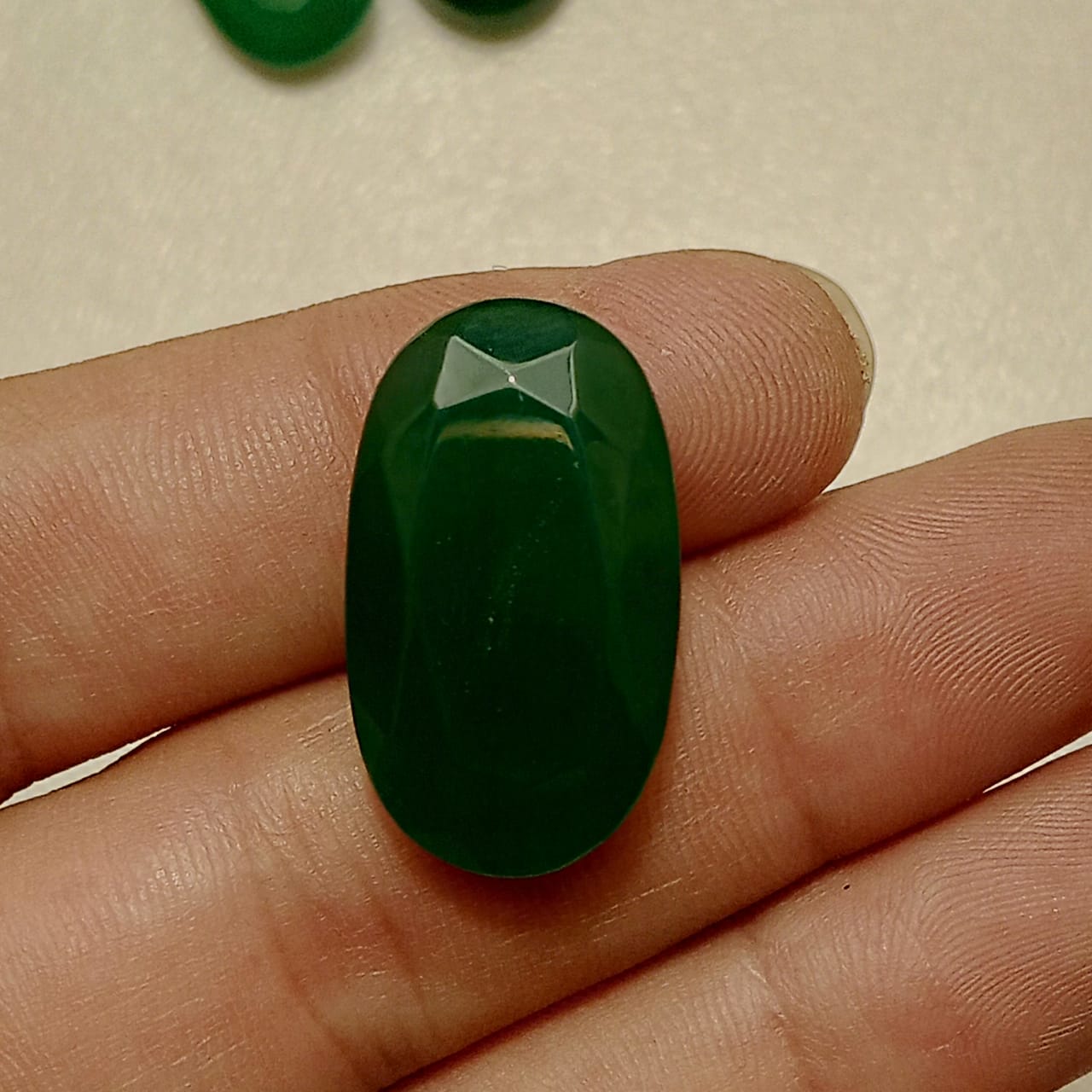 Panna (zamrud) | Step Cutting | Vitreous Dark Green color