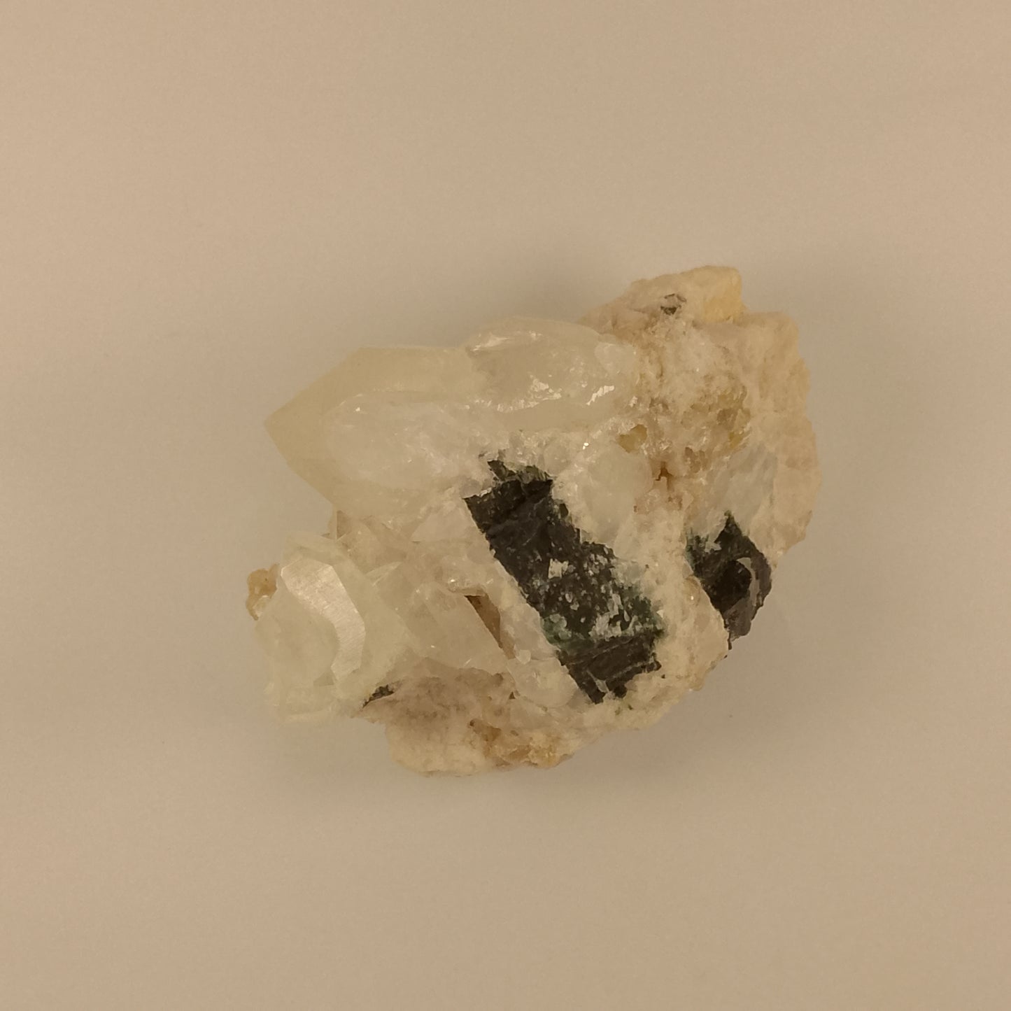 Quartz Specimen with Calcite and Barite Formations | 880 carats | Rs 45 per ct.